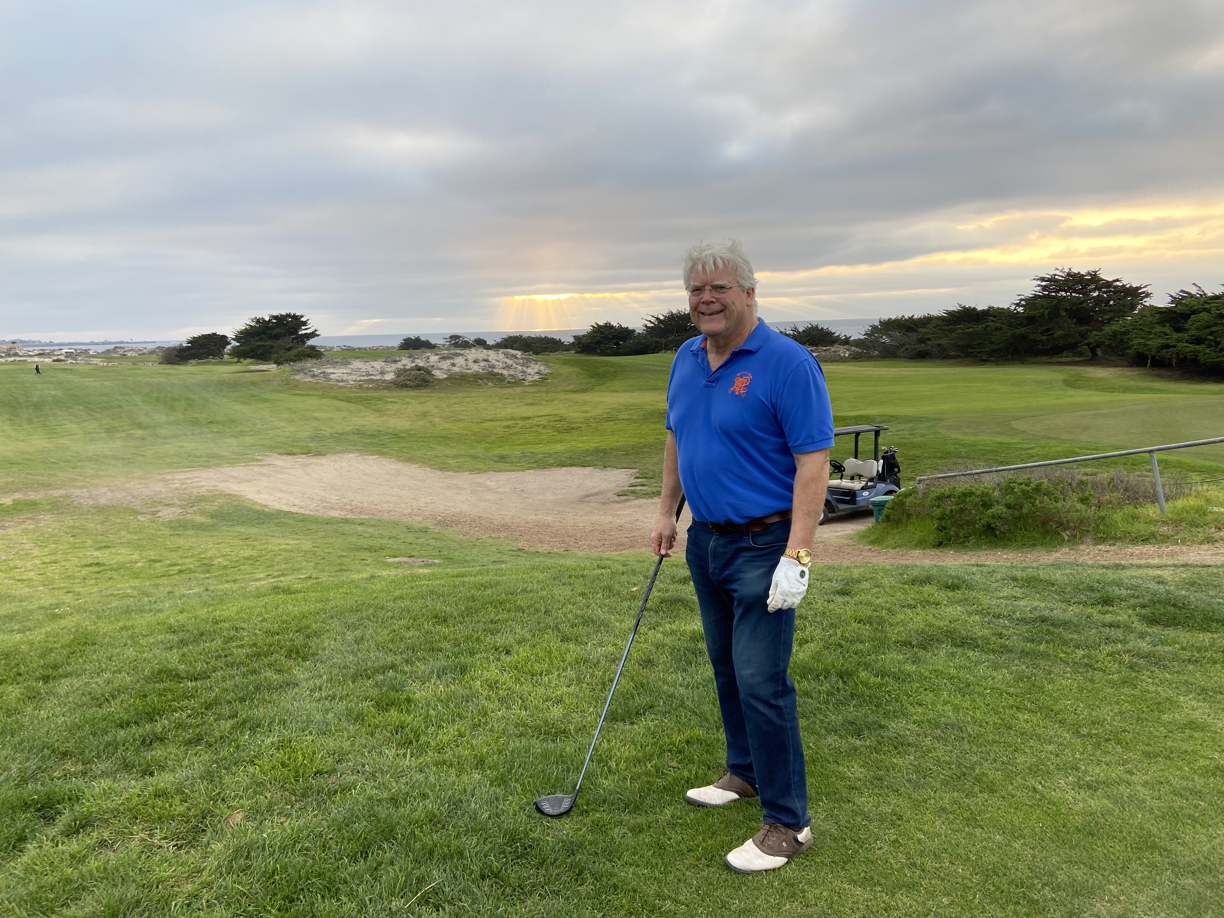 Peter Yellowlees golfing