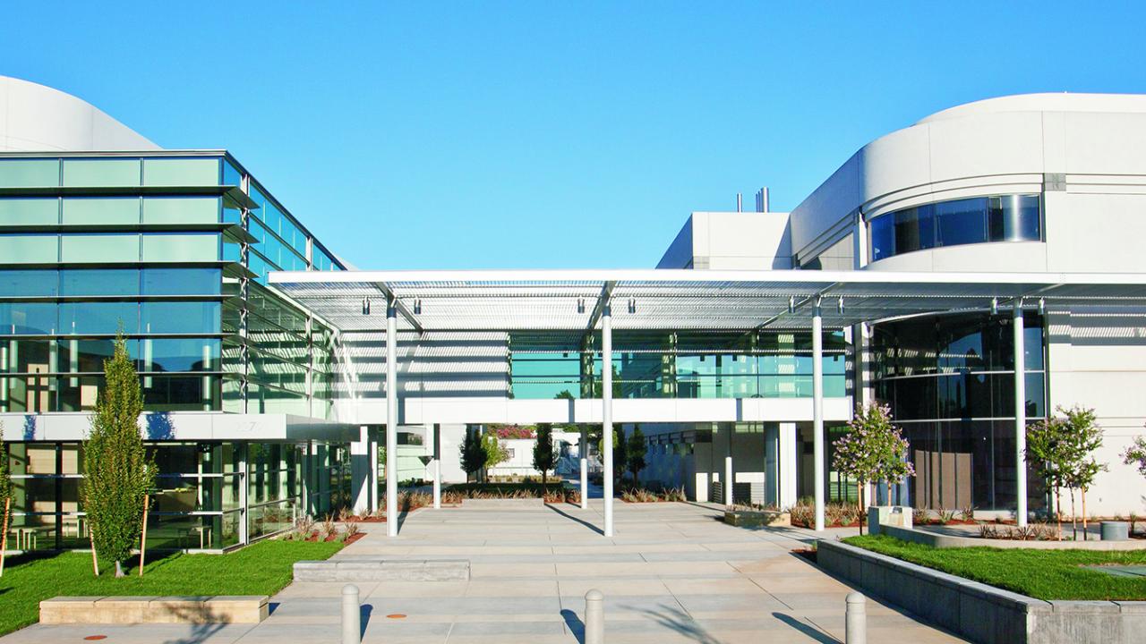uc davis cancer center building exterior